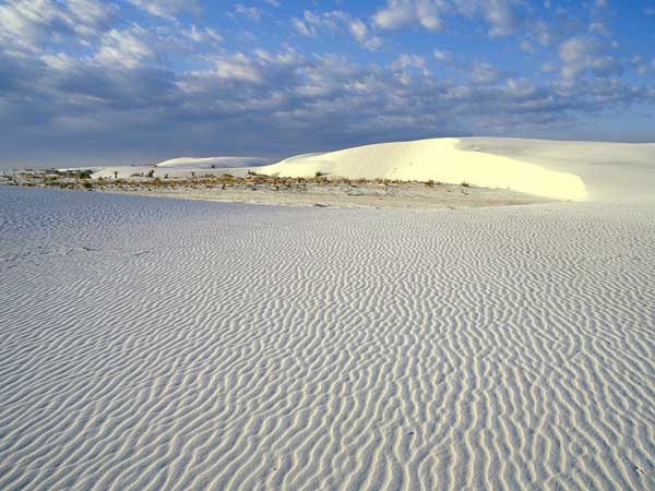gypsum_sand_dunes_white_sands_national_monument_new_mexico_