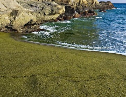 papakolea beach green sand