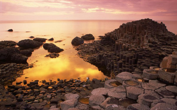 Giants_Causeway_Ireland3-670x418