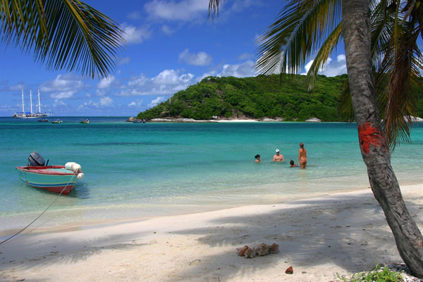 Grenadinen_Tobago_Bay_nude-beach