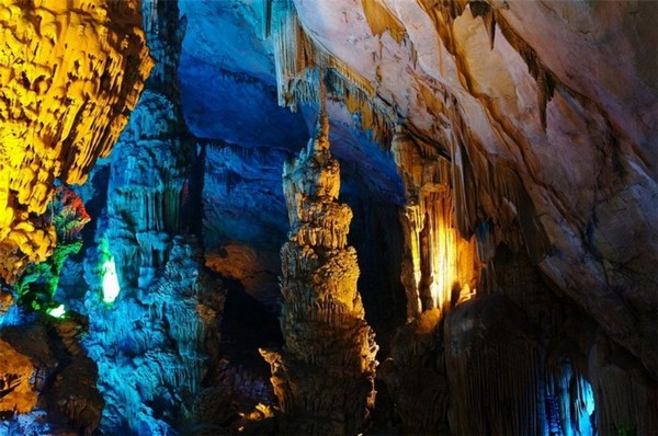 Reed_Flute_Cave_China_08-728x483