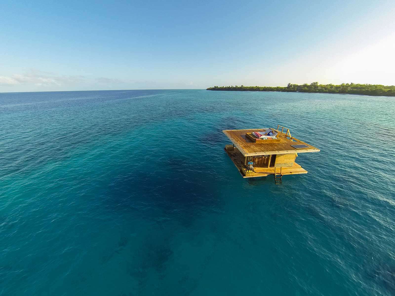 floating-house Manta resort