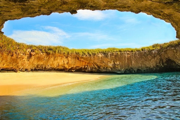 Znalezione obrazy dla zapytania: marieta hidden beach