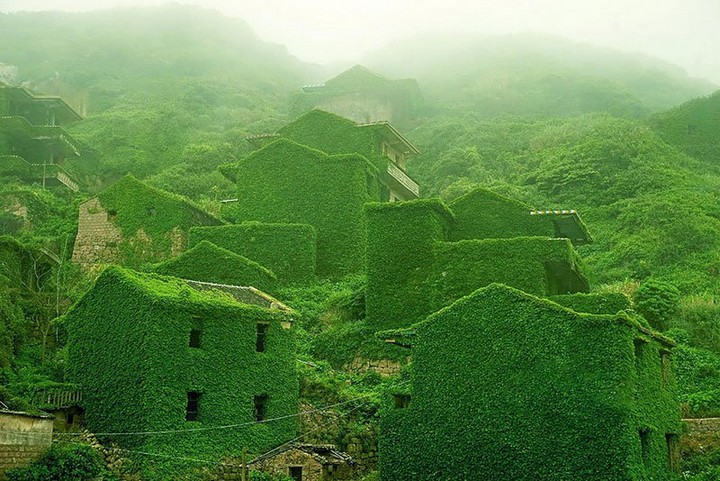 abandoned-village-in-chia-overtaken-by-nature-China
