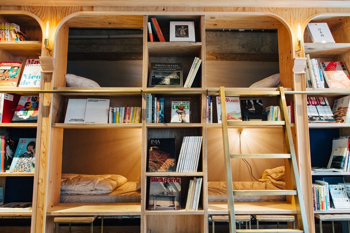 book and bed hostel, tokyo (9)