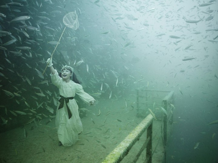 underwater exhibition art photography (1)