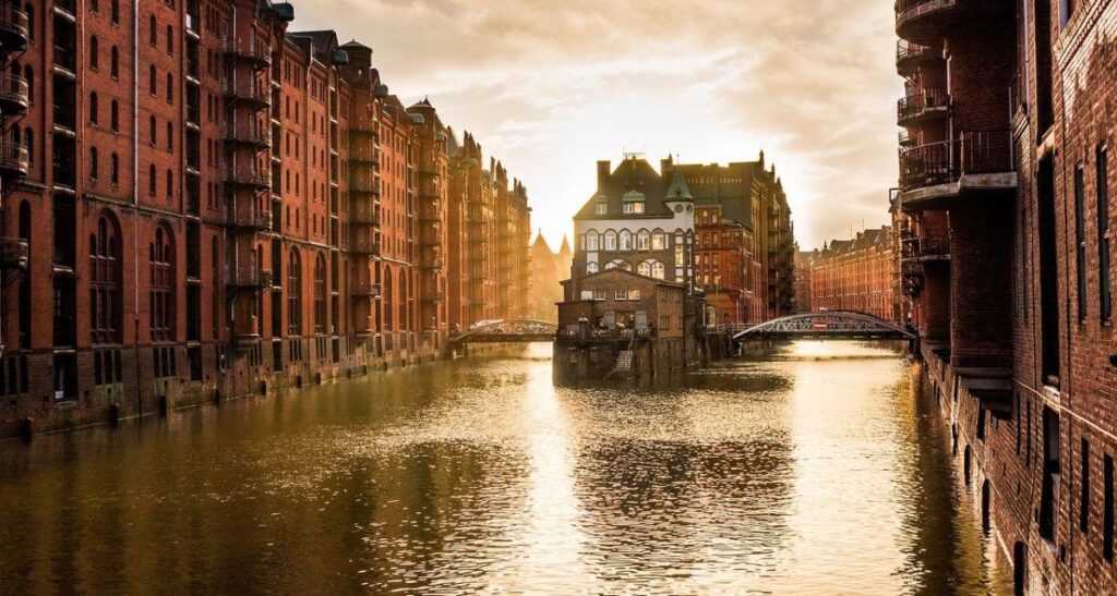 Hamburg canal