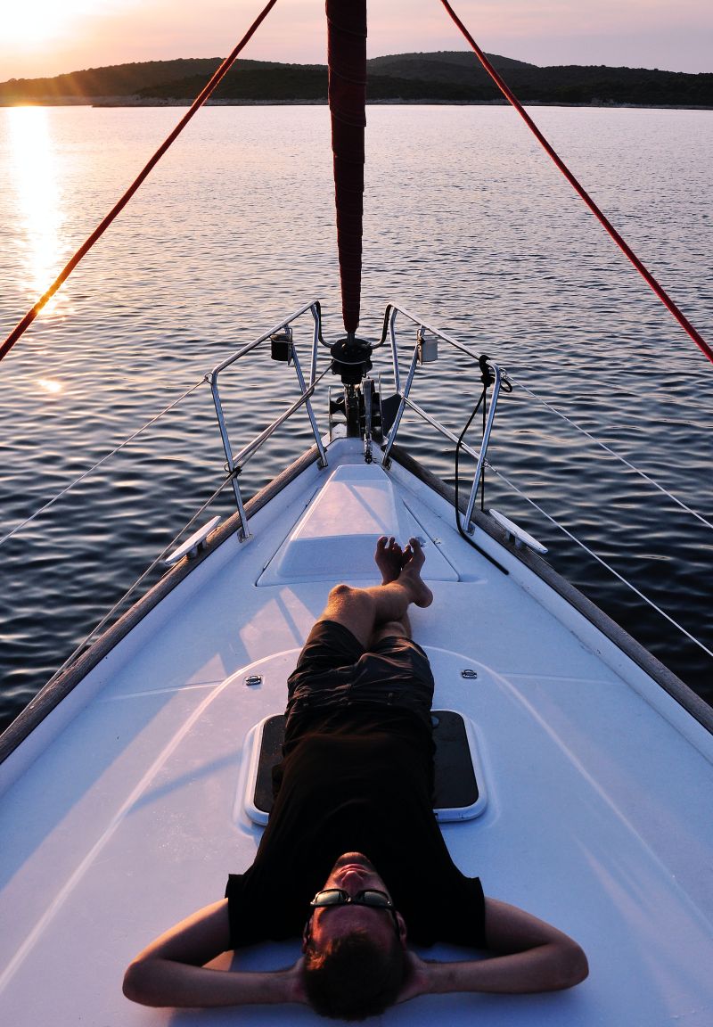 sailing lean back and enjoy