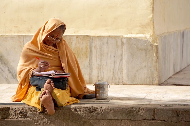 Delhi woman flea market